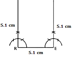 Draw the angle of 90° at both ends R and E of the line segment RE.